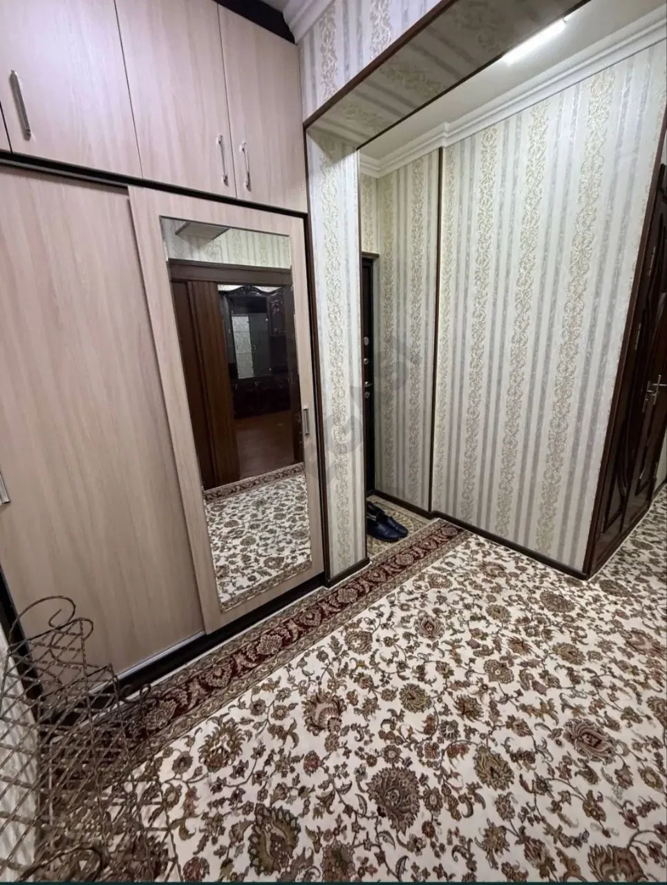 2/2/4 Тансикбой бозор Олмазор тумани 500y.e. - Cover Photo