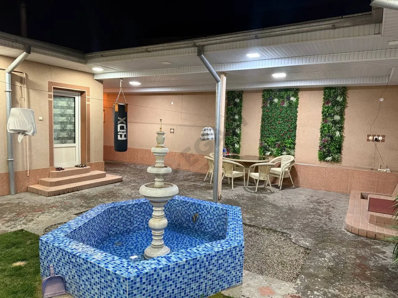 Hovli sotiladi - Cover Photo
