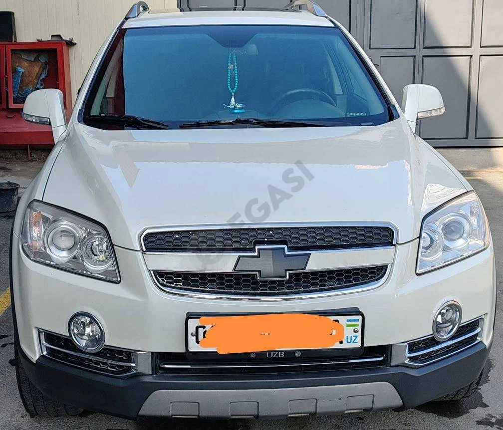 Chevrolet Captiva, 2011 - Cover Photo