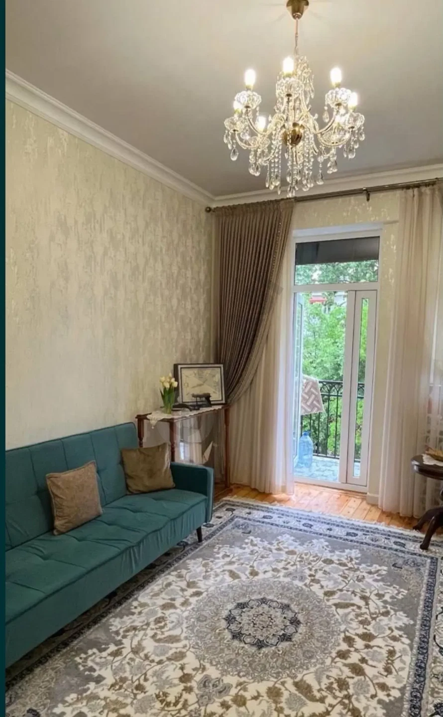 *Высокопотолочка 3\3\4 80м2 Чиланзар-1 Сталинка - Cover Photo