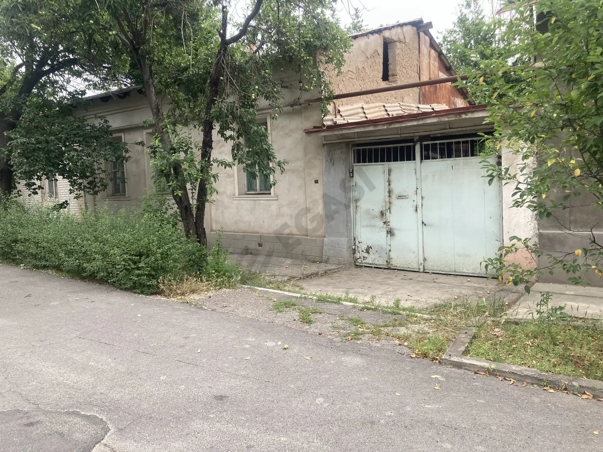 Srochna sotiladi qozirabod nurhon 45 uy - Cover Photo