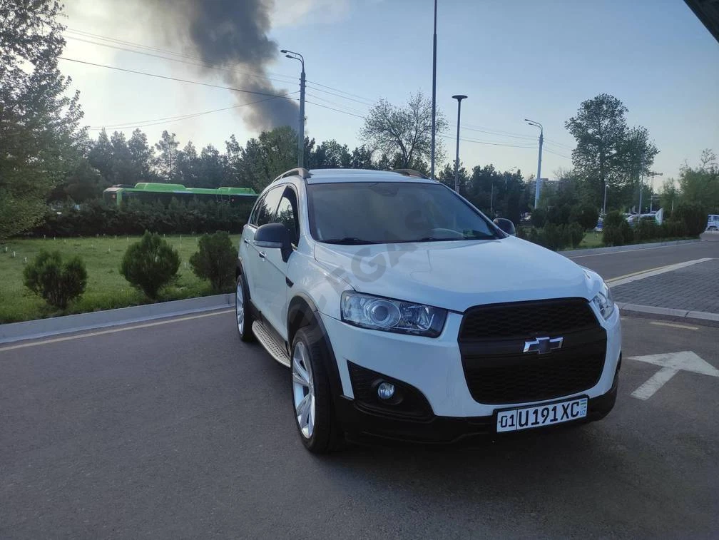 Chevrolet Captiva, 2015 - Cover Photo