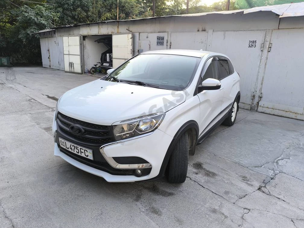 Lada XRAY, 2019 - Cover Photo