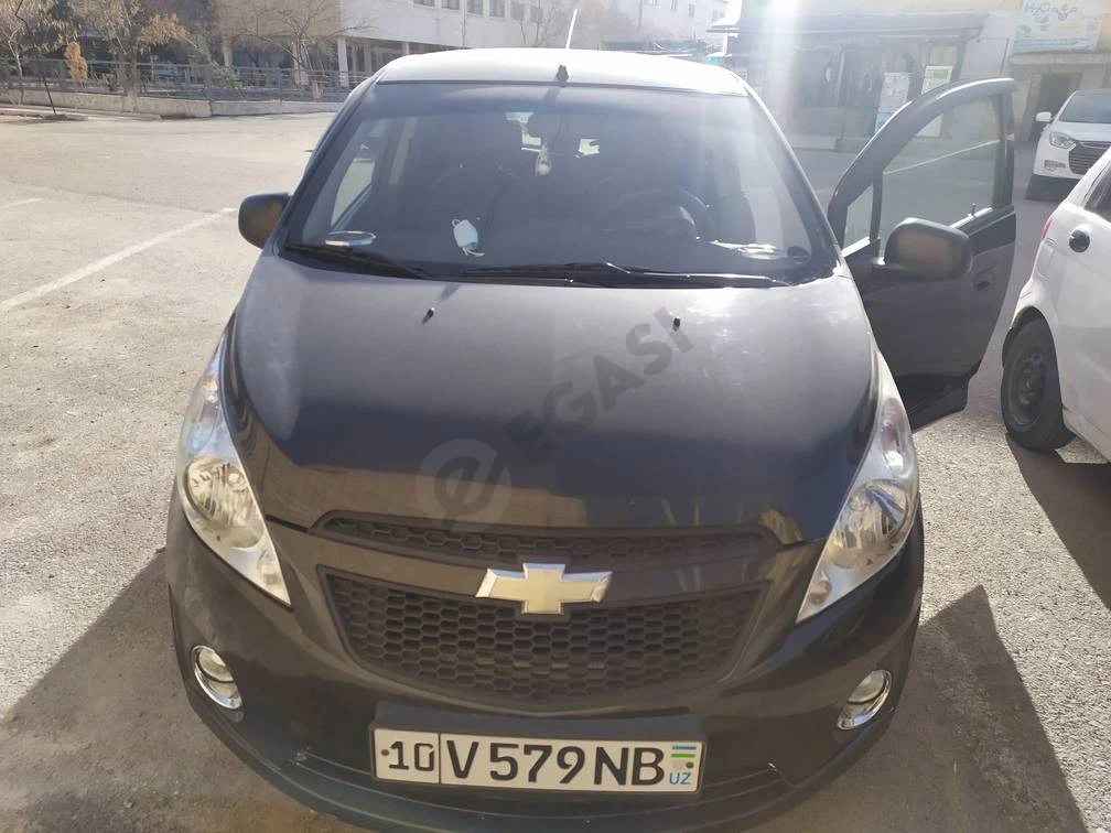 Chevrolet Spark, 2015 - Cover Photo