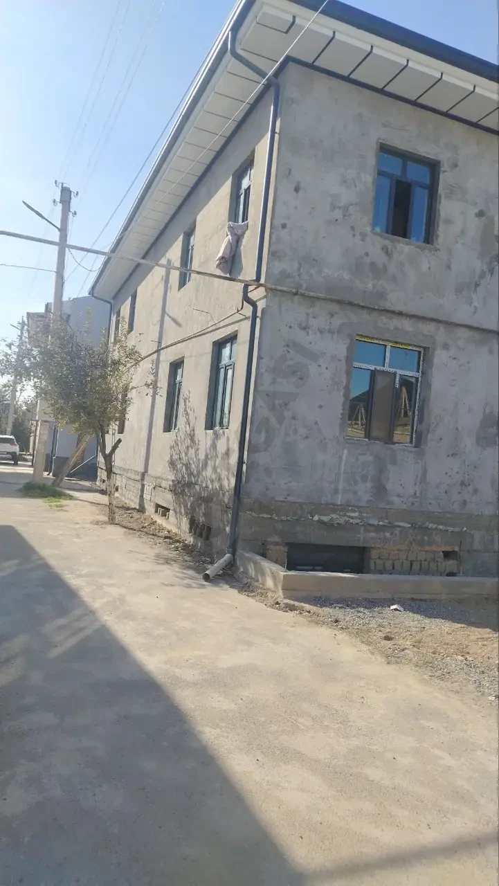 Олимпалвон орка тамонида 2,5 соток 2 этаж +падвад полноцелный - Cover Photo