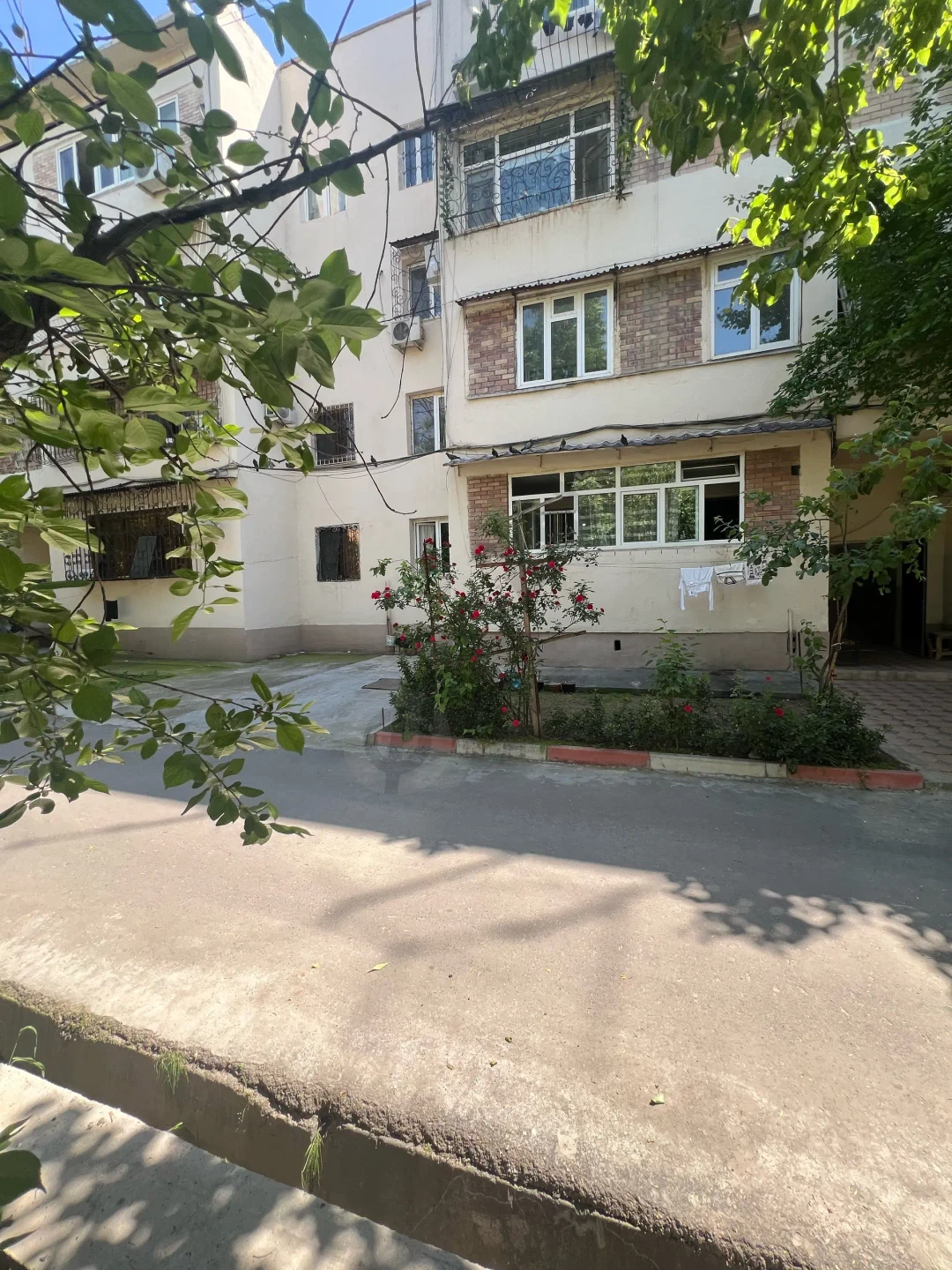 Kvartira sotiladi RAKAT Korzinka 4 xonali, 1 etaj - Cover Photo