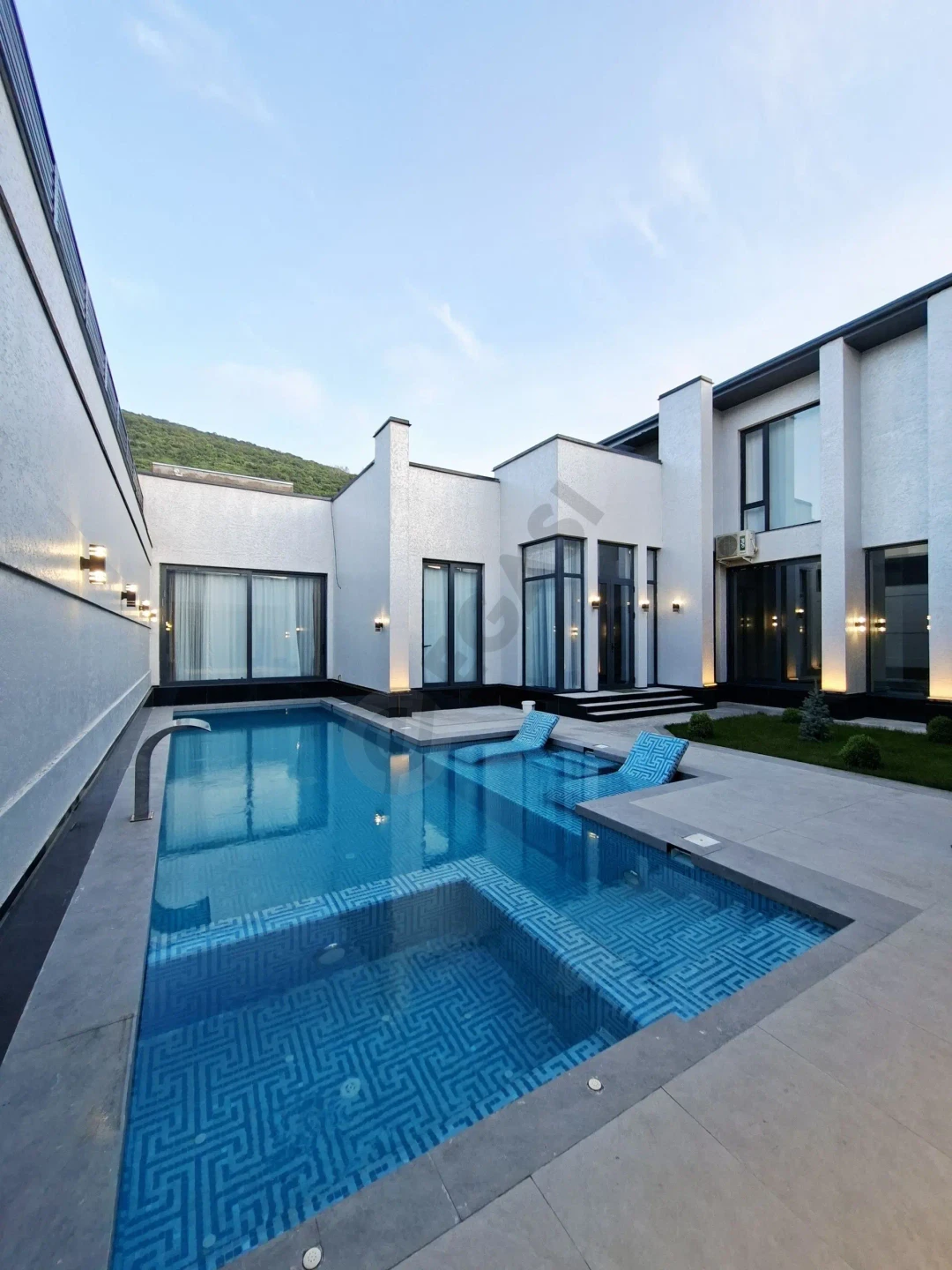 Dacha Silver - Cover Photo