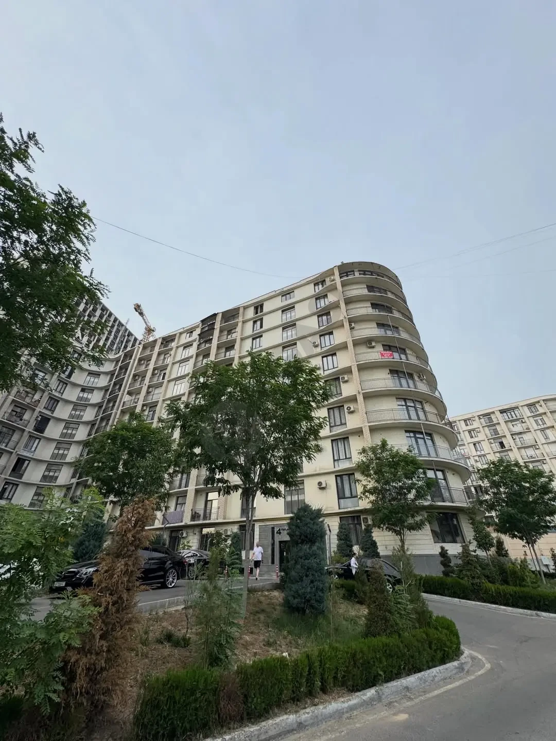 3 хонали,8 каватда 92,5 кв²,+ балкон 21кв²,санузел 2 та - Cover Photo