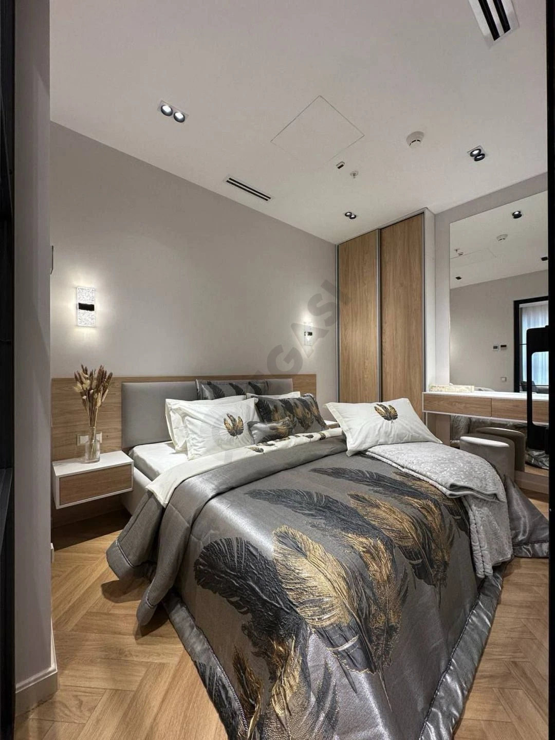 Продажа квартиры nest one с арендатором - Cover Photo
