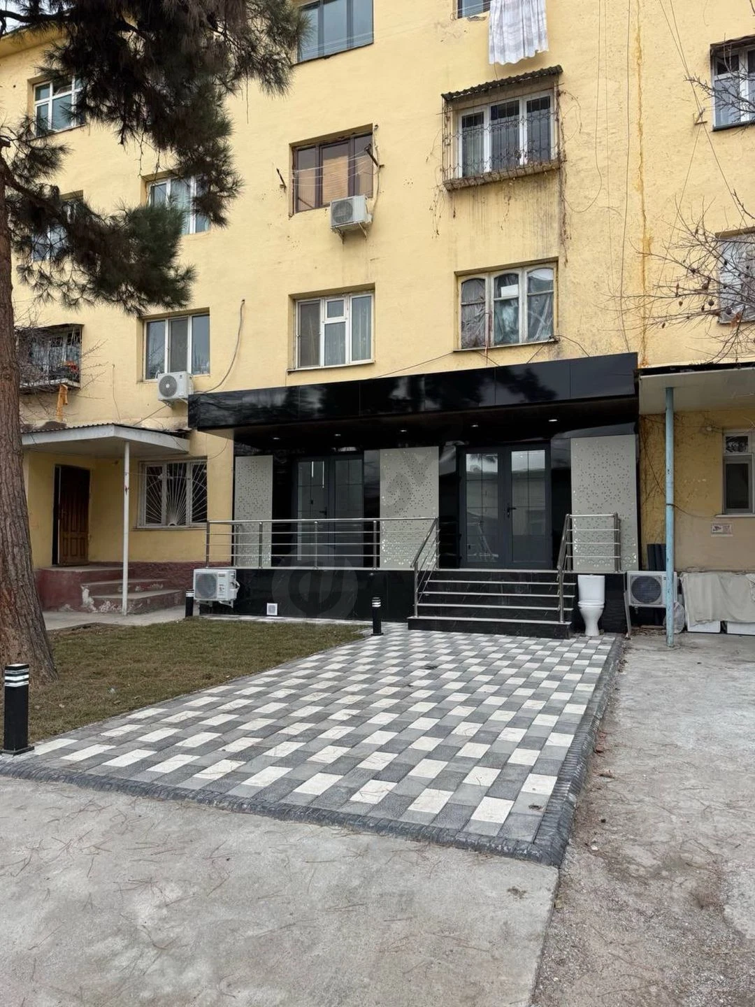 Ор-р:Бадамзар мечеть, коммерческое помещение с площадью 42кв. в аренду - Cover Photo