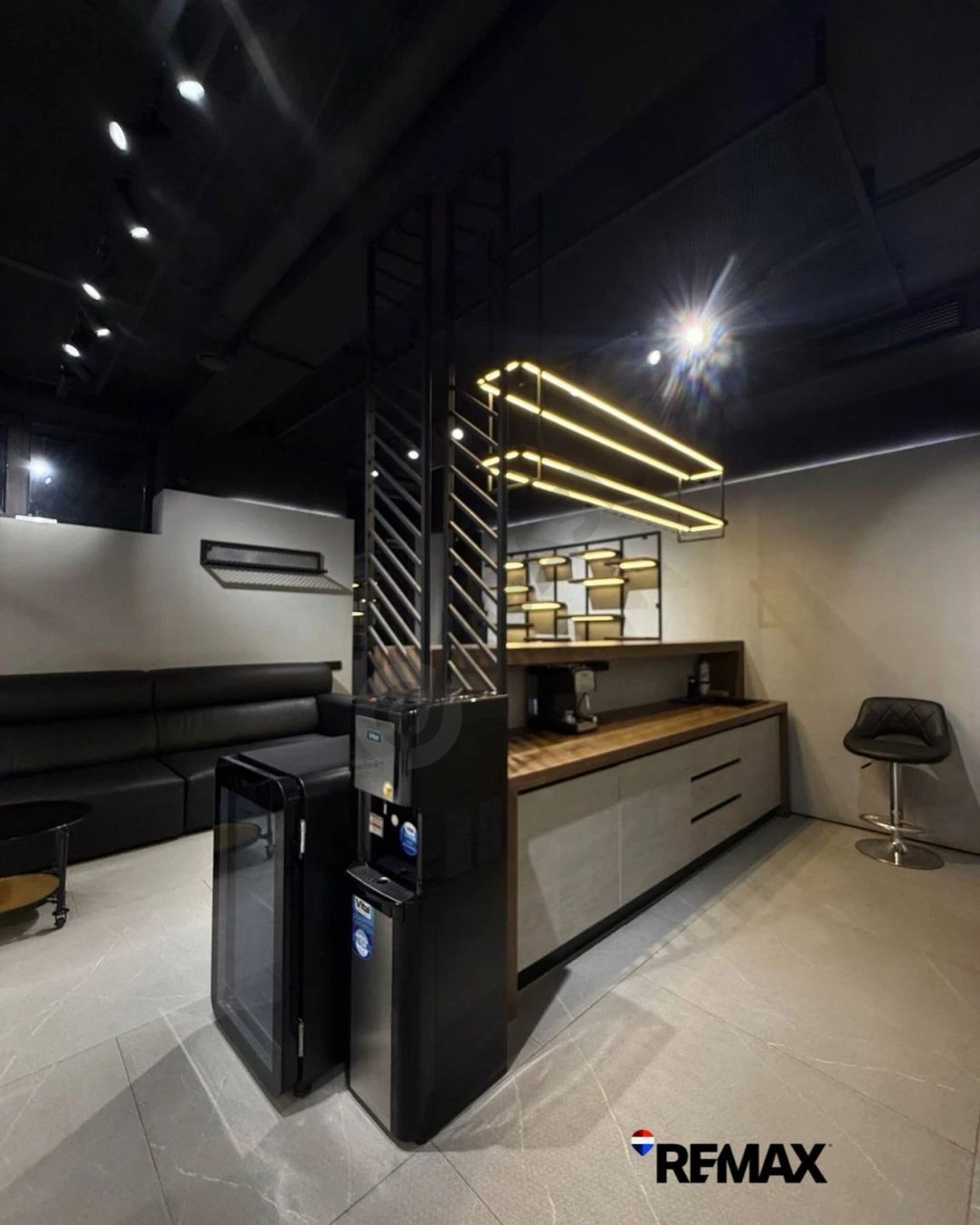 Продается или сдается barbershop в Мирзо-Улугбекском районе - Cover Photo