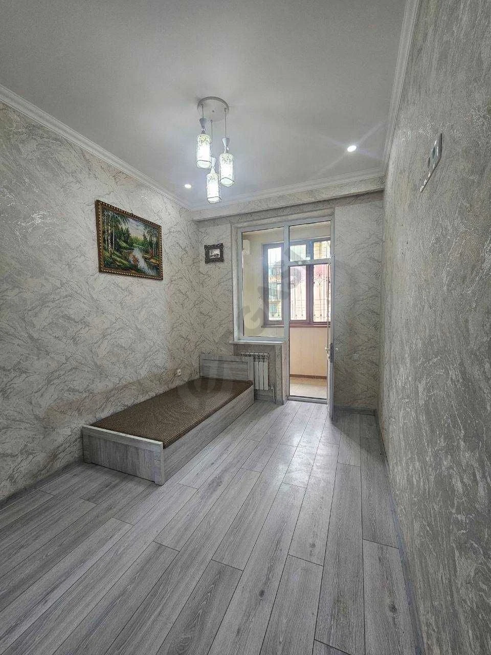 Срочно продается 1 комнатная квартира в новостройке Иззат Яшнабад р-н - Cover Photo