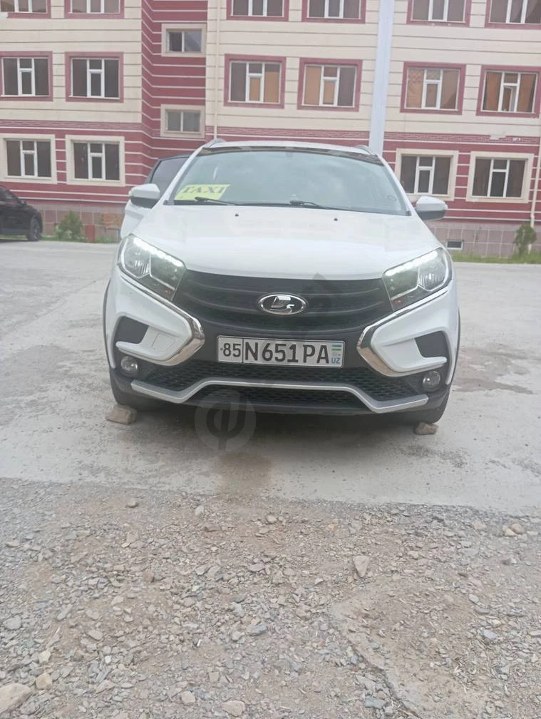 Lada XRAY, 2020 - Cover Photo
