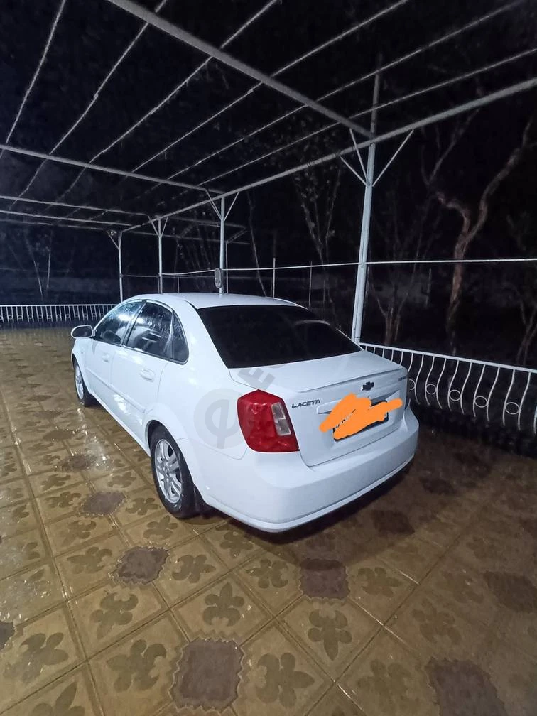 Chevrolet Lacetti, 2012 - Cover Photo