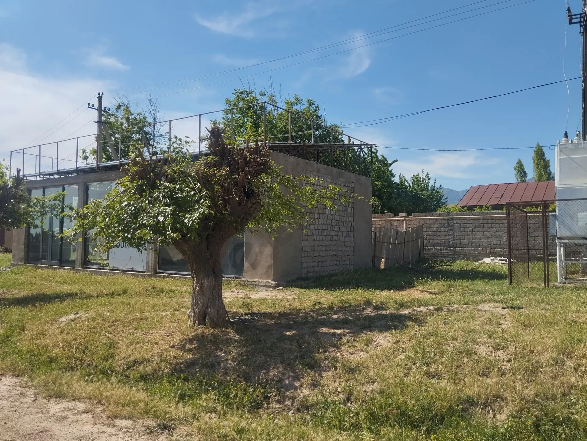 Докон хужжатлари бор, таииор нотариус оркали утказиб берилади Чимбоилик да жойлашкан +998774040597 - Cover Photo