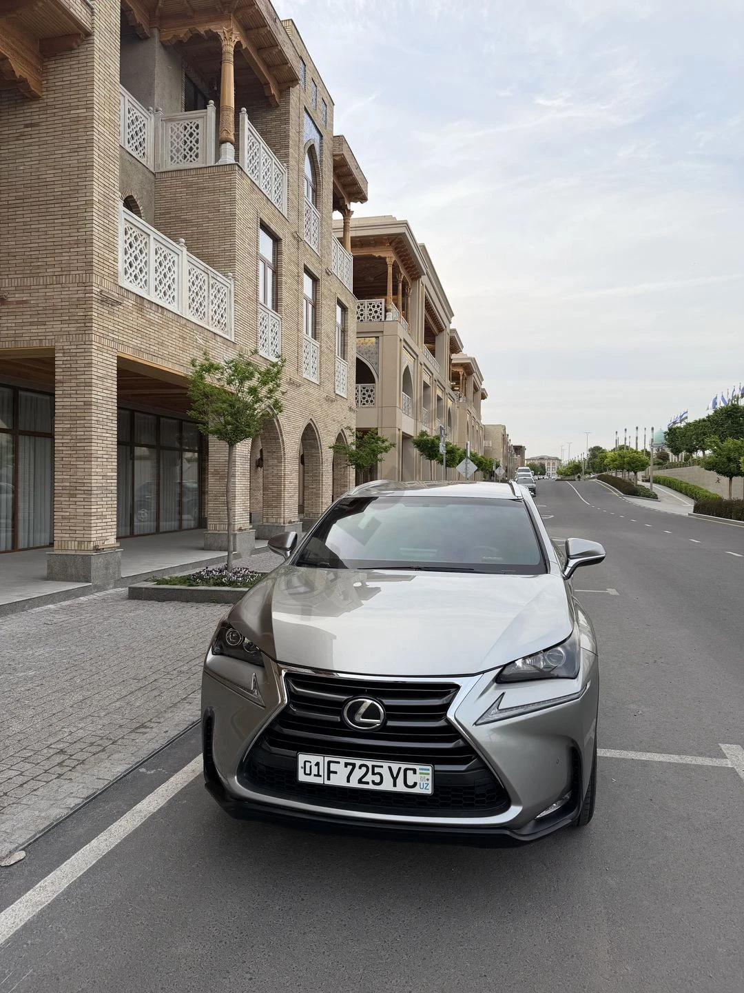 lexus nx200t в хорошем состоянии! - Cover Photo