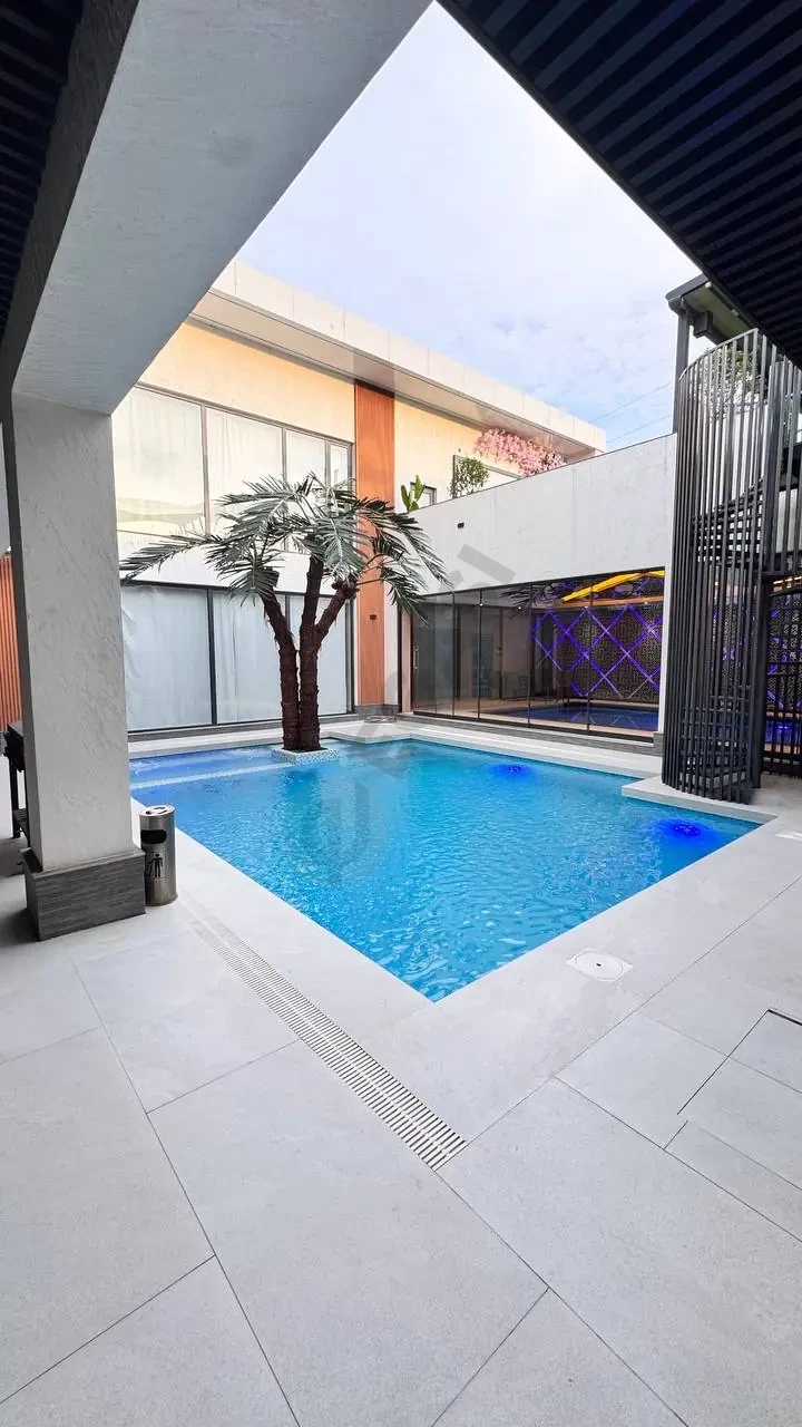 New Hilton - Cover Photo