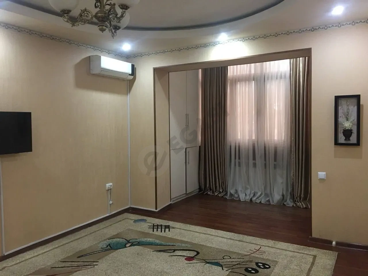 Сотилади 2/4/4 Лабзак , Ц-13 - Cover Photo