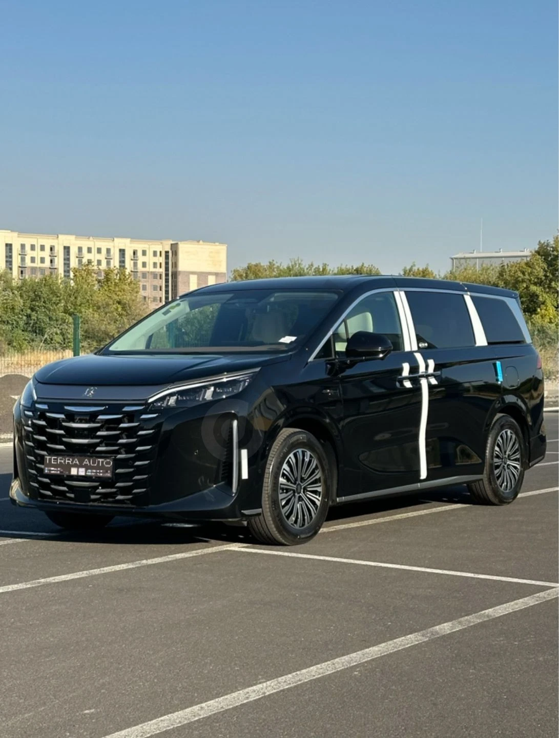 BYD Xia DM-i 2025 Минивэн (MPV) в наличаи от Terra Auto - Cover Photo
