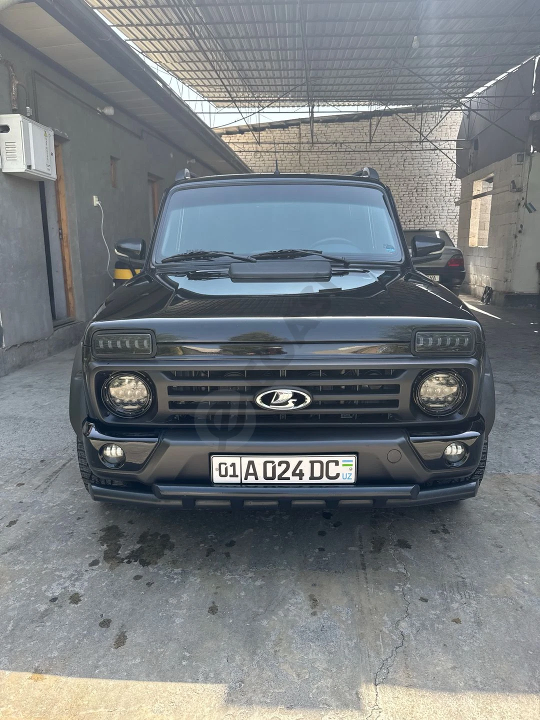 Niva urban. Ideal holatda kraskasi toza - Cover Photo