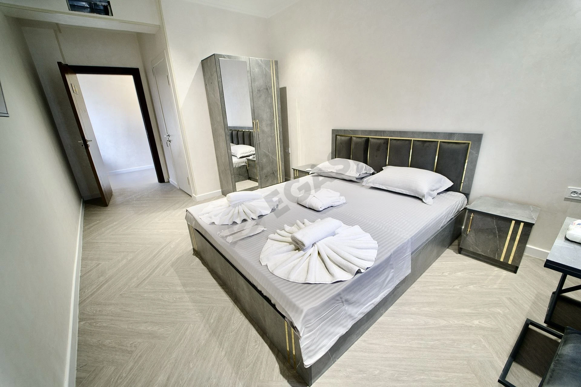 Bez zaks hotel гостиница без загс - Cover Photo