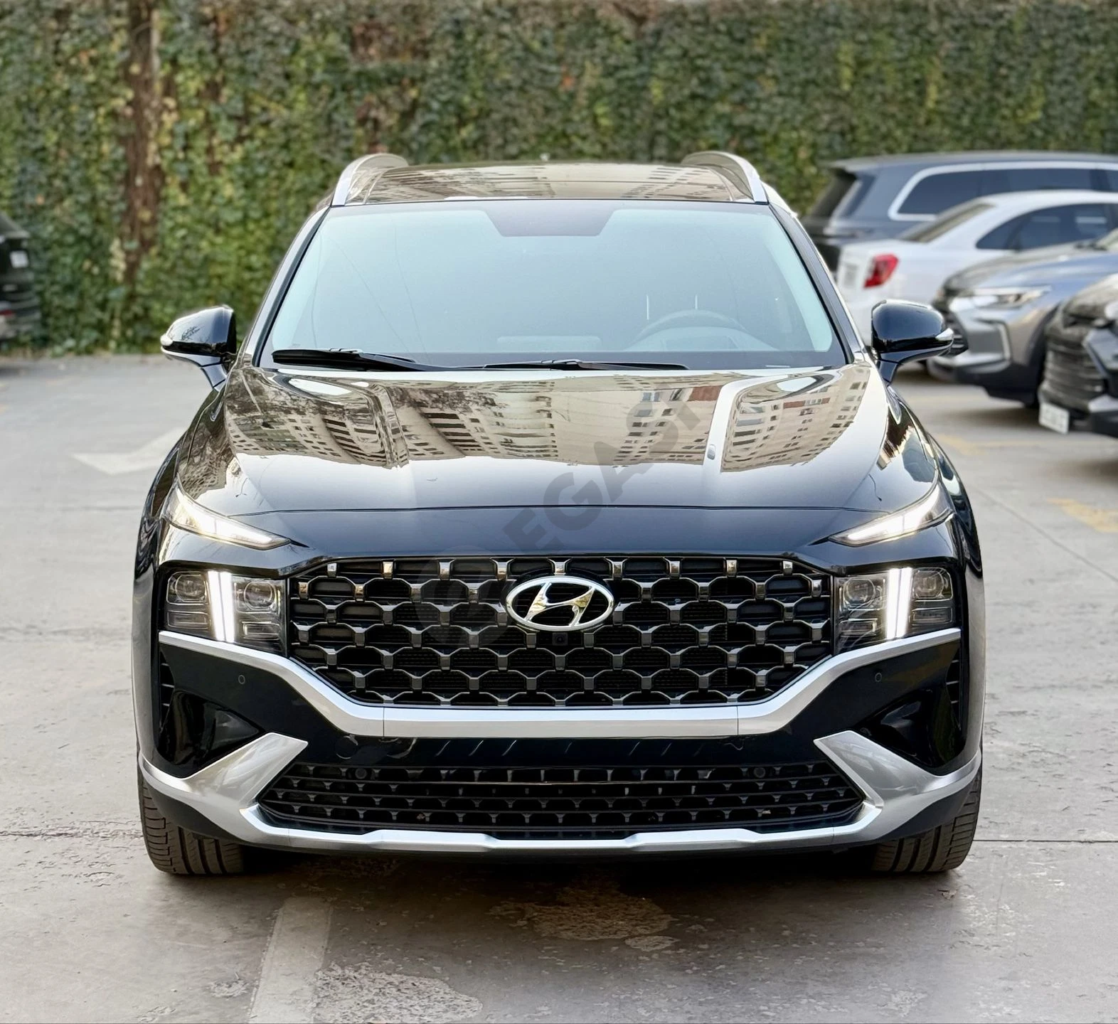 Hyundai Santa Fe 2022, 2.4 Full — Ideal holatda! Qora rangda. - Cover Photo