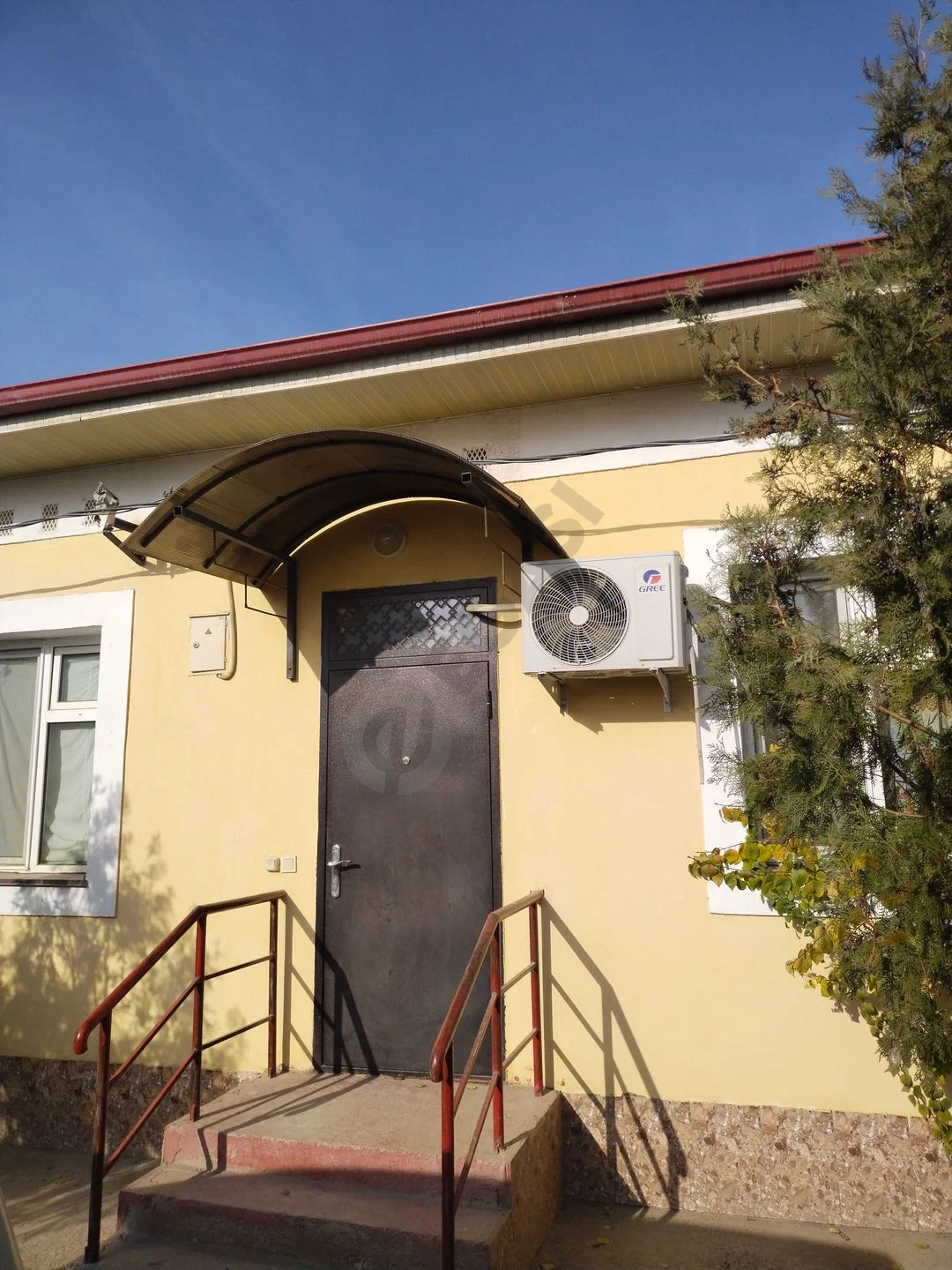 Коттедж ижарага берилади.Манзил: Бетонка.Базарвай (Паризод ту́йхонаси) - Cover Photo