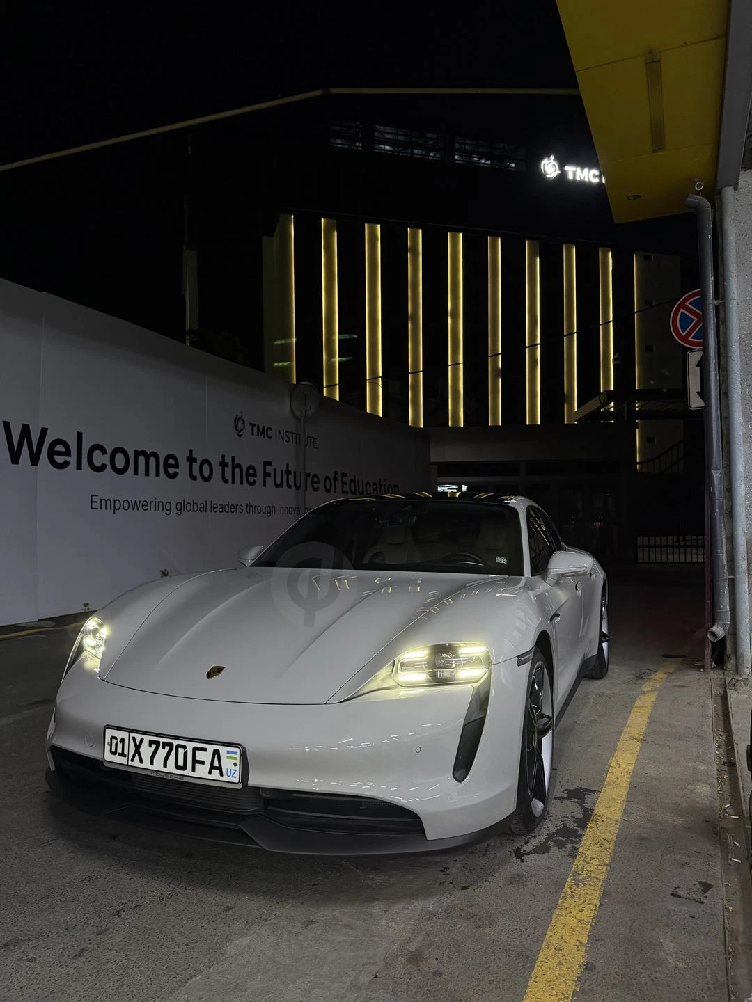 Porche taycan 2022 - Cover Photo