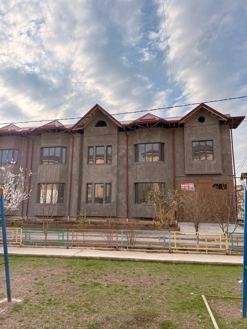 Sergeli Kia Avtasalon 5 sotix hovli. 420000$ - Cover Photo