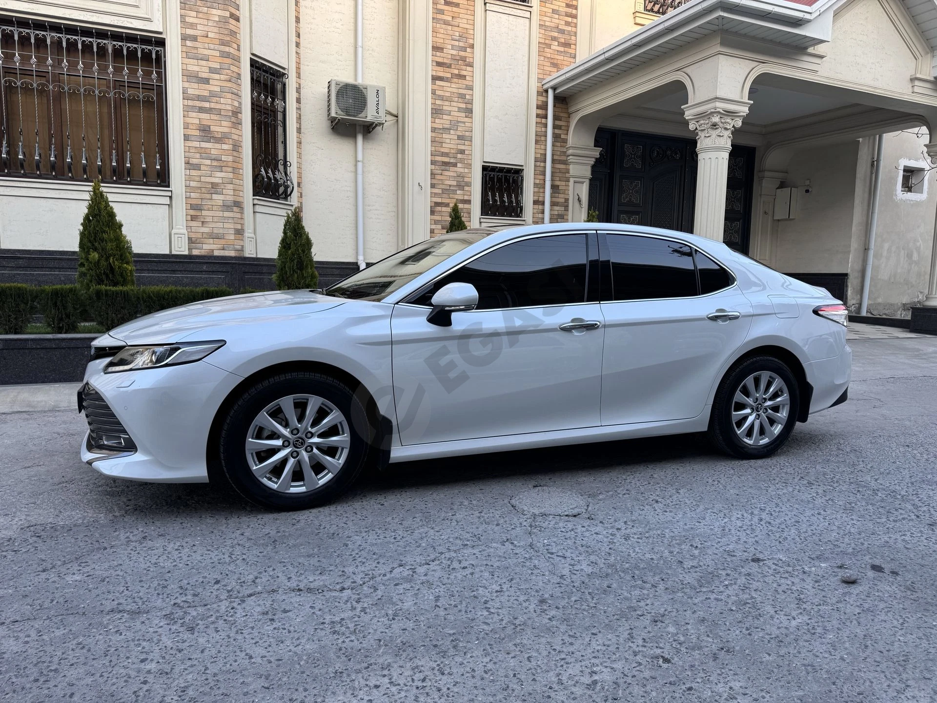 Toyota camry 70 - Cover Photo
