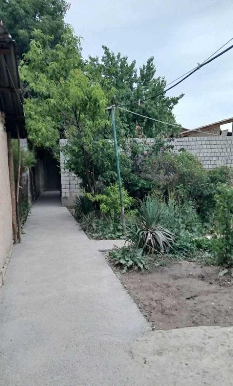 G'ishtko'prikda yer hovli sotiladi 5 sotix 82000 - Cover Photo