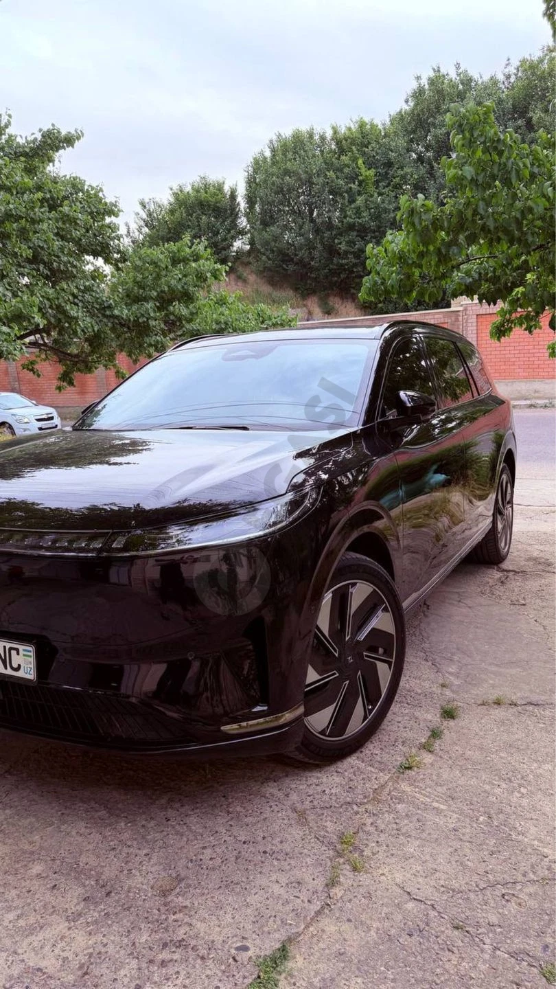 Dongfeng 008 EV 610km Ultra - Cover Photo