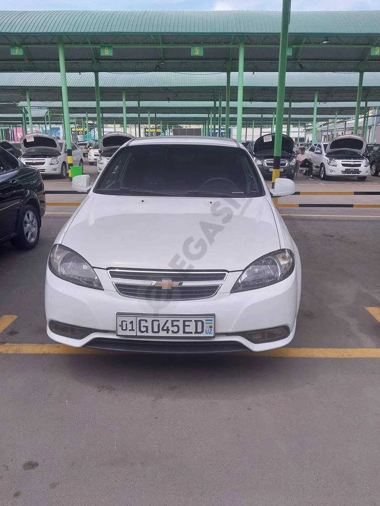 Chevrolet Lacetti, 2015 - Cover Photo