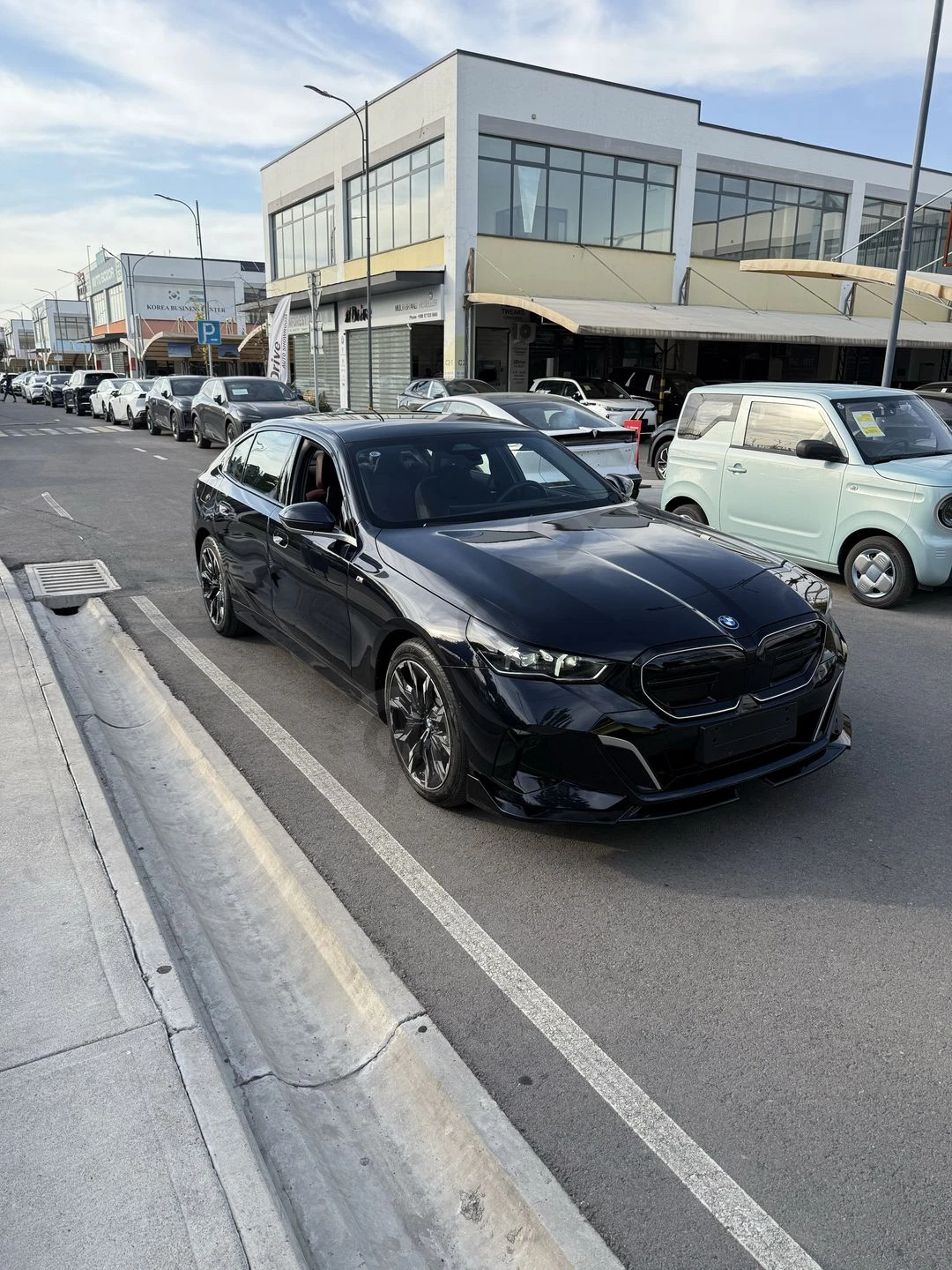 Bmw i5 40l Full 713km 2025-Yil Qimmat diska Body kit tayor kraska toza - Cover Photo