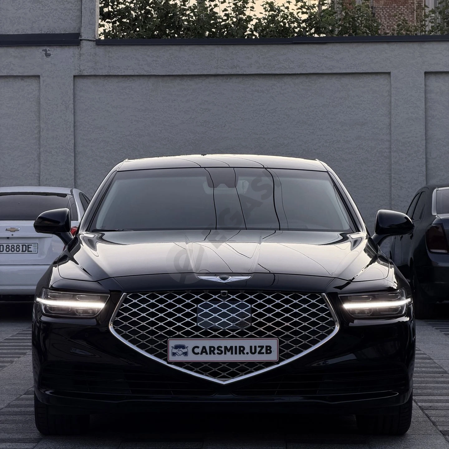 Genesis G90 - Cover Photo