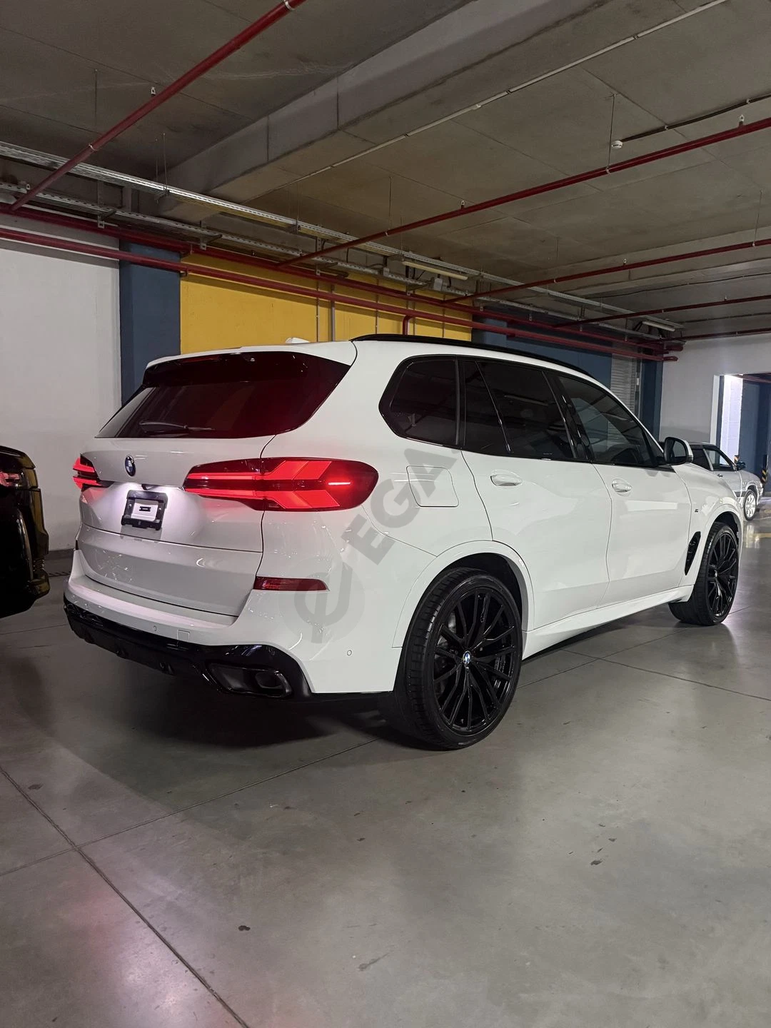 Bmw 40i 2025 yil - Cover Photo
