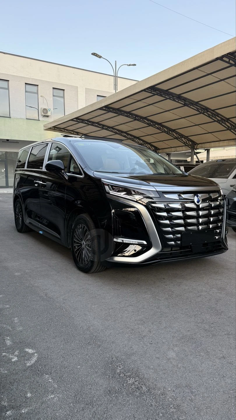 Denza D9 DM-i AWD полный привод в наличии - Cover Photo