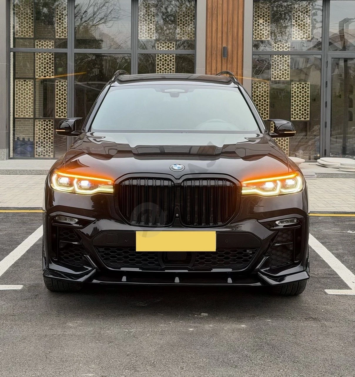 Bmw X7 drive 50i 4.4 twin turbo Full Pozitsya - Cover Photo