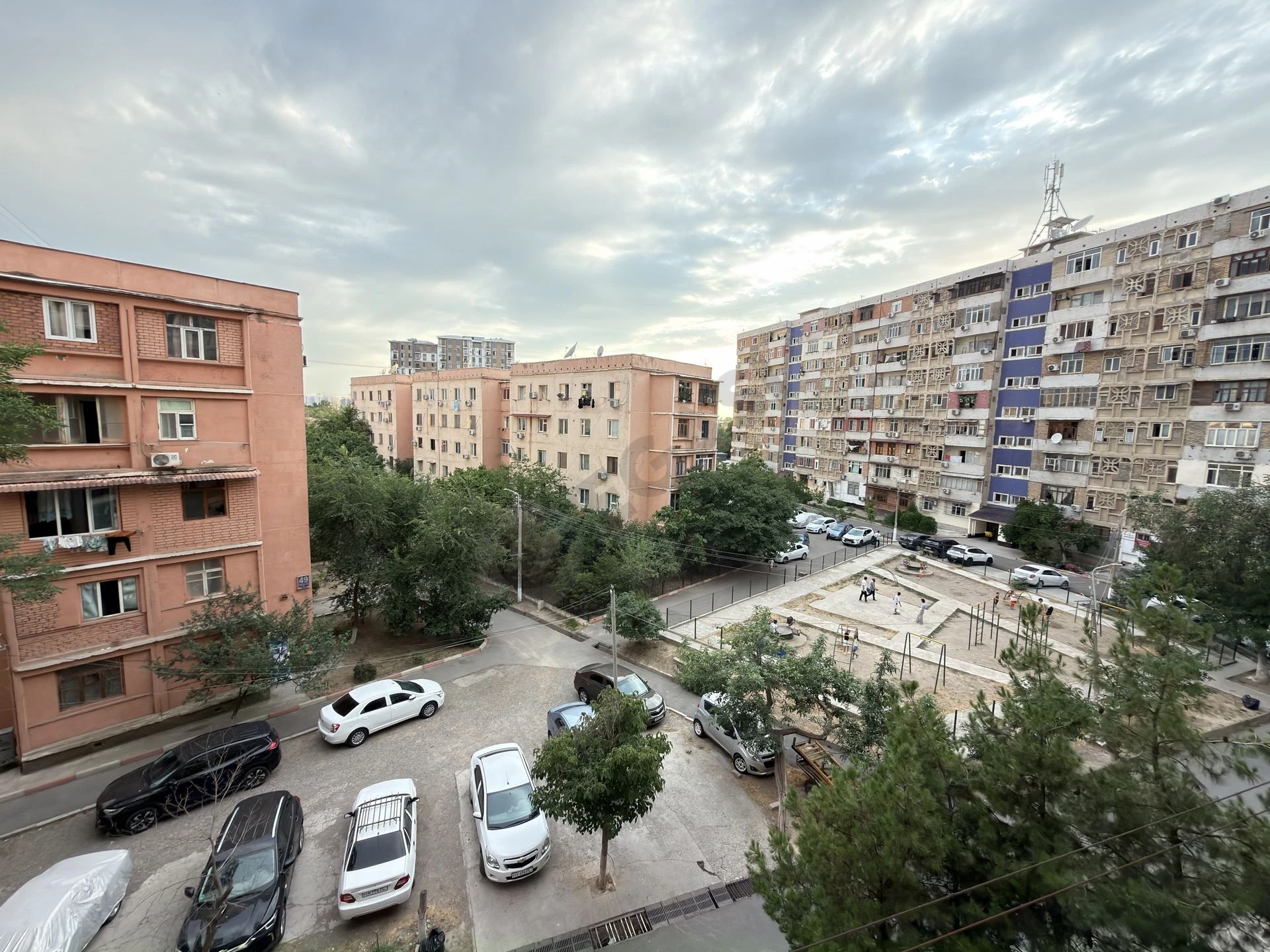 Квартира Кадышева 42 м2 - 1 комнатная срочно - Cover Photo