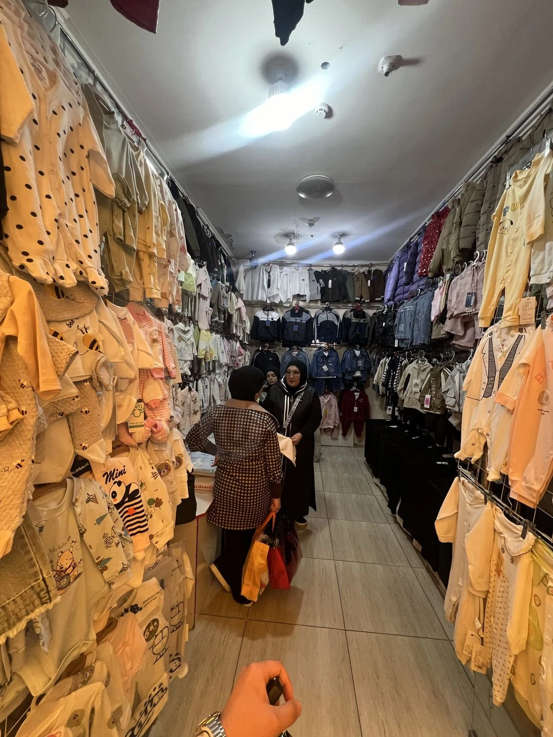 Srochniy Abu Saxiy bozordigi do’kon sotiladi. 26900$ - Cover Photo