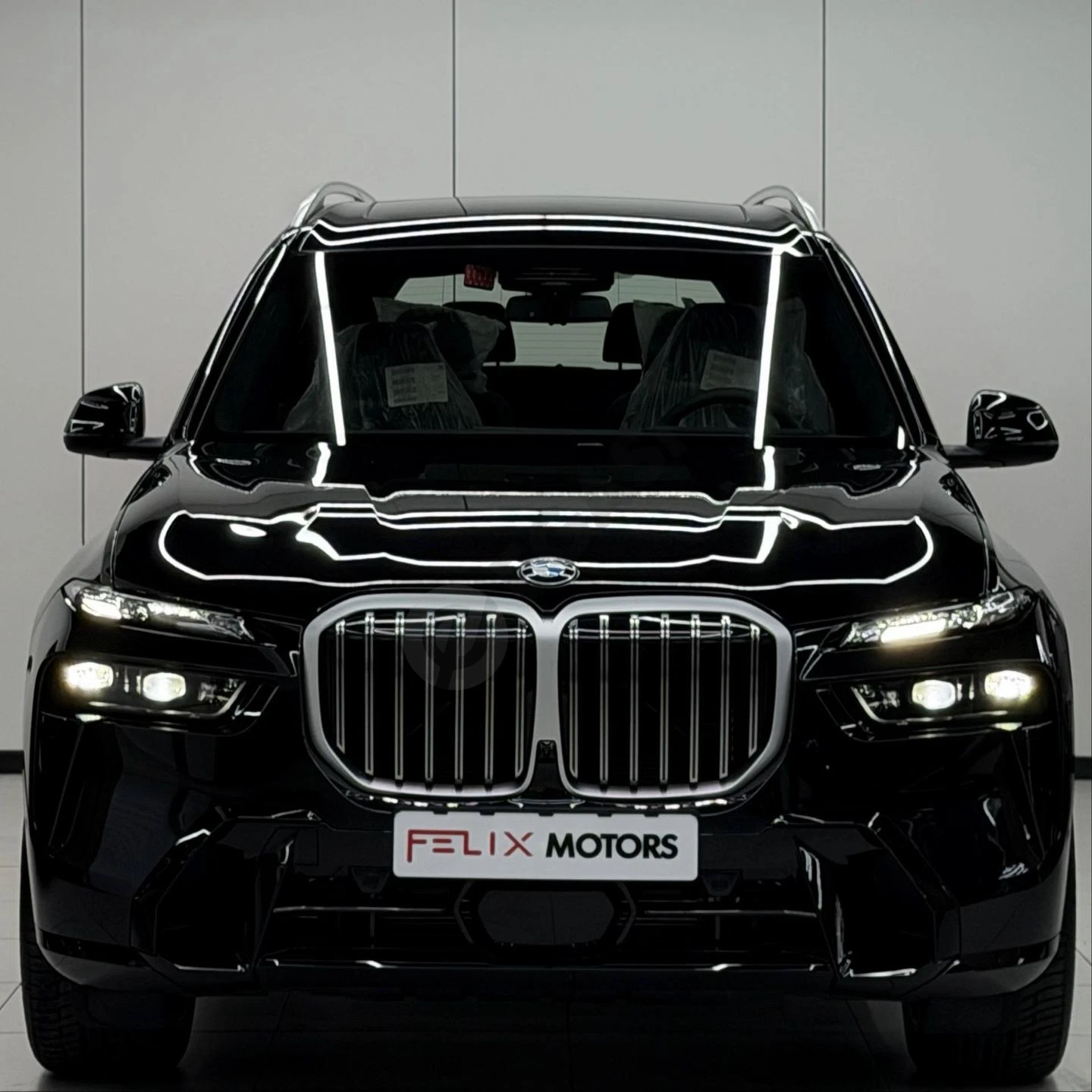 BMW X7 xDrive 40i - Cover Photo