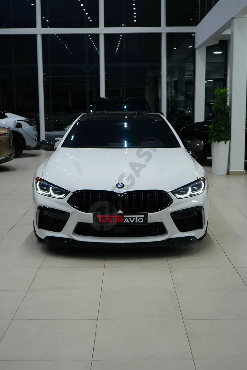 BMW M850i xDrive 2023 - Cover Photo