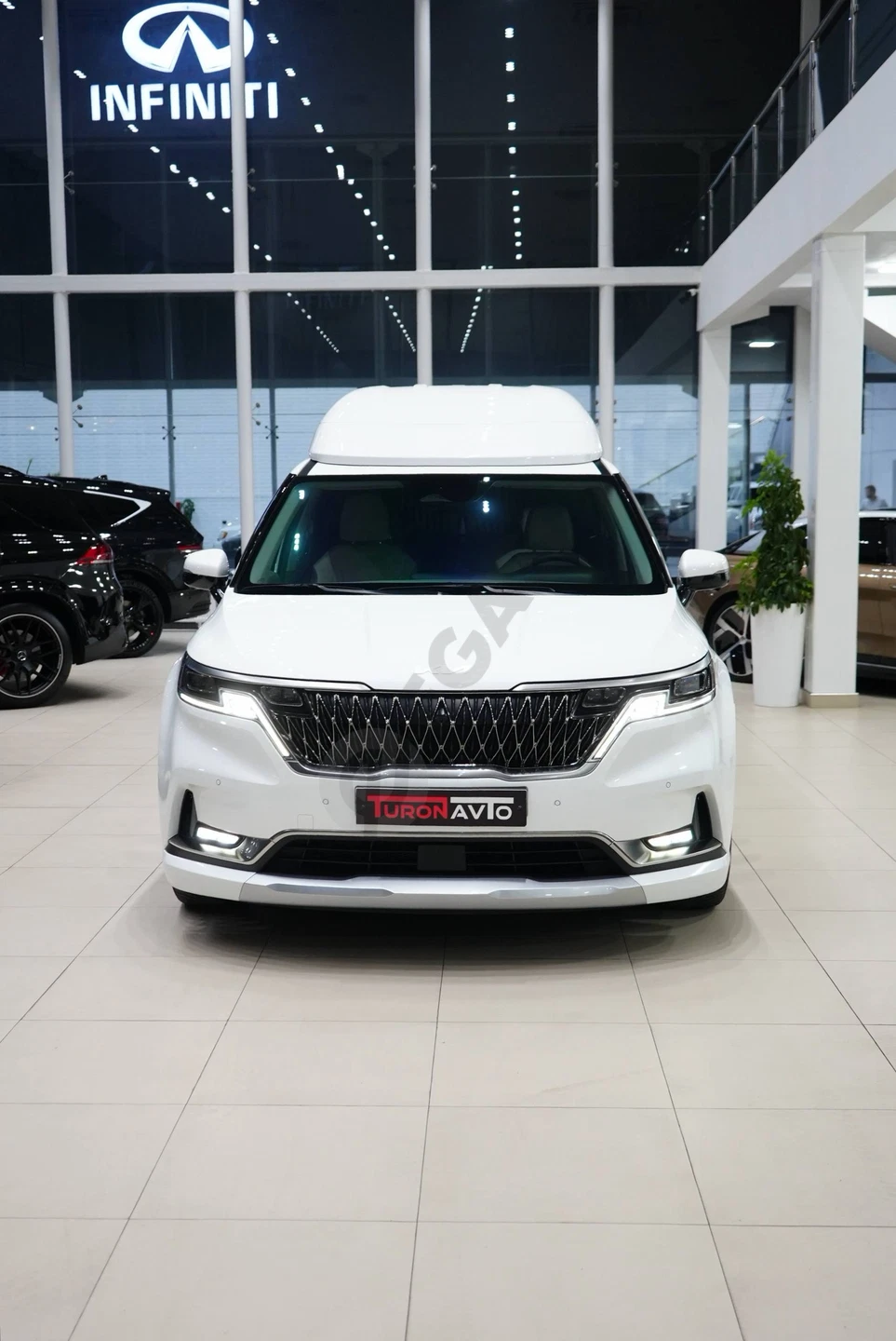 KIA Carnival Hi Limousine 2022 - Cover Photo