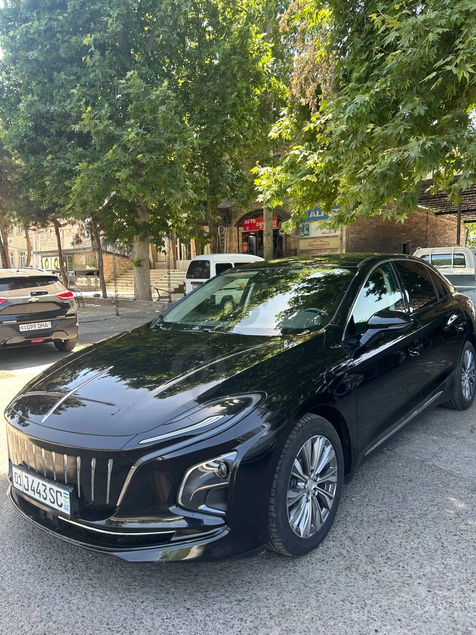 Hongqi EQM5 2025 - Cover Photo