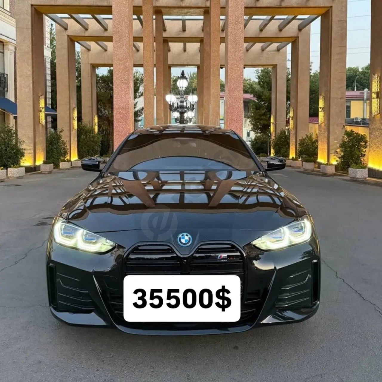 BMW i4 M Sport eDrive 40 2022 - Cover Photo
