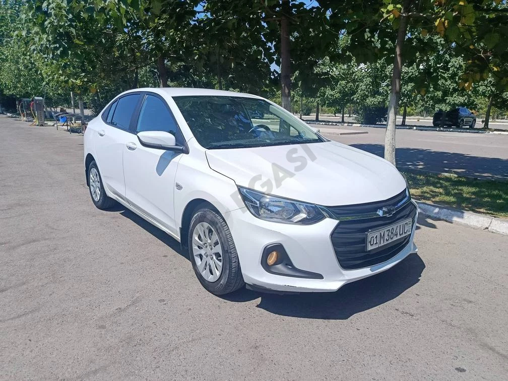 Chevrolet Onix, 2024 - Cover Photo