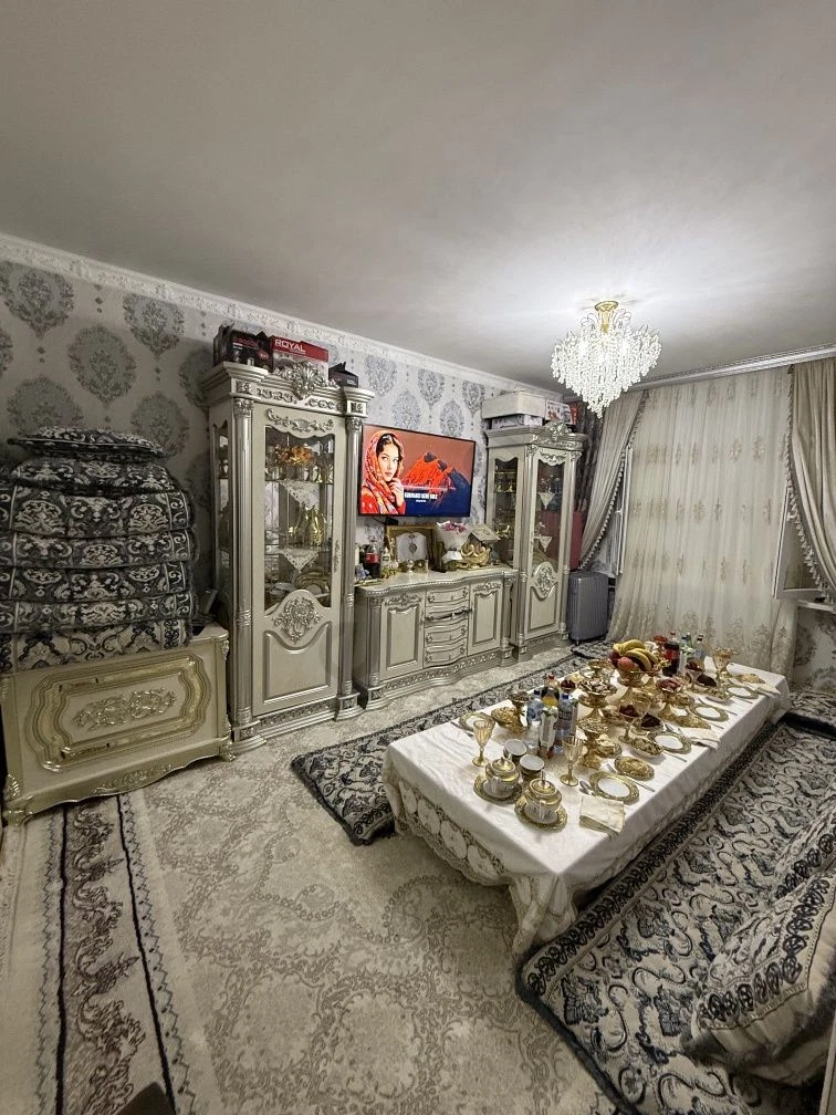 Мирзо Улугбек тумани, Корасув 6 qorasuv 6 да 4 хонали квартира мебели - Cover Photo