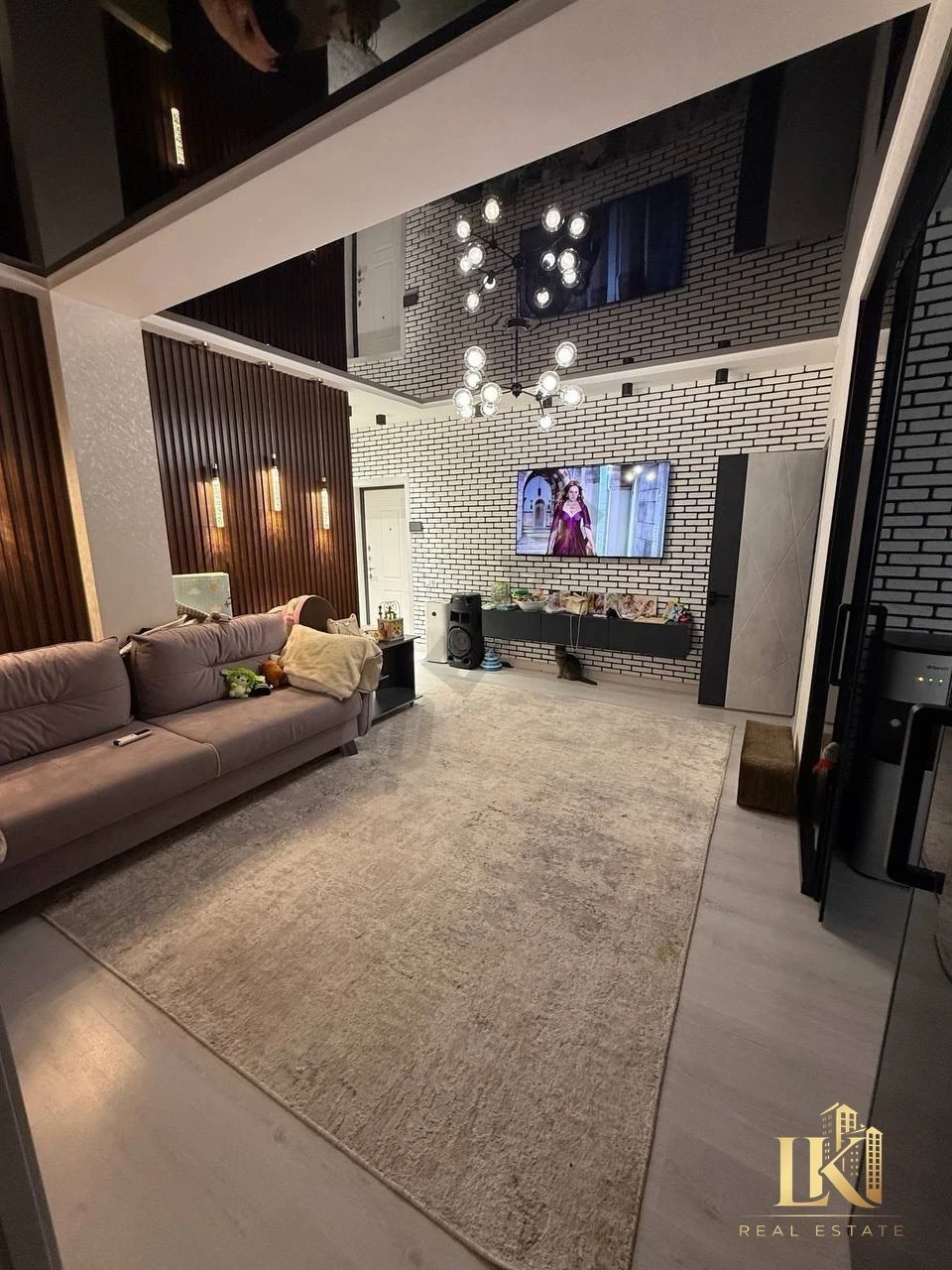 3-комнатная квартира Parkent Plaza 56 м² - Cover Photo