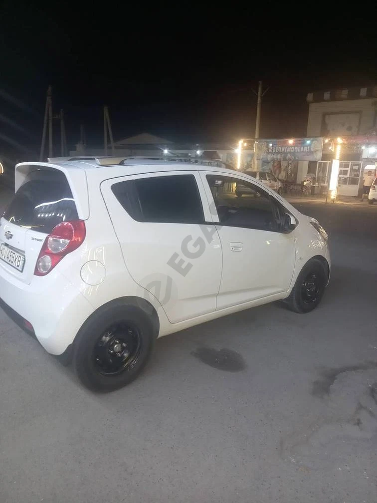 Chevrolet Spark, 2015 - Cover Photo