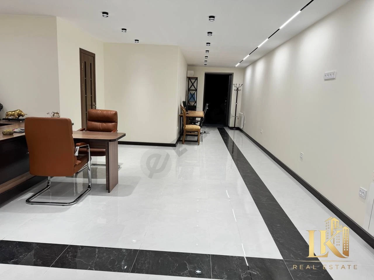 Угловое нежилое помещение с евроремонтом, Open Space, 65 м² - Cover Photo